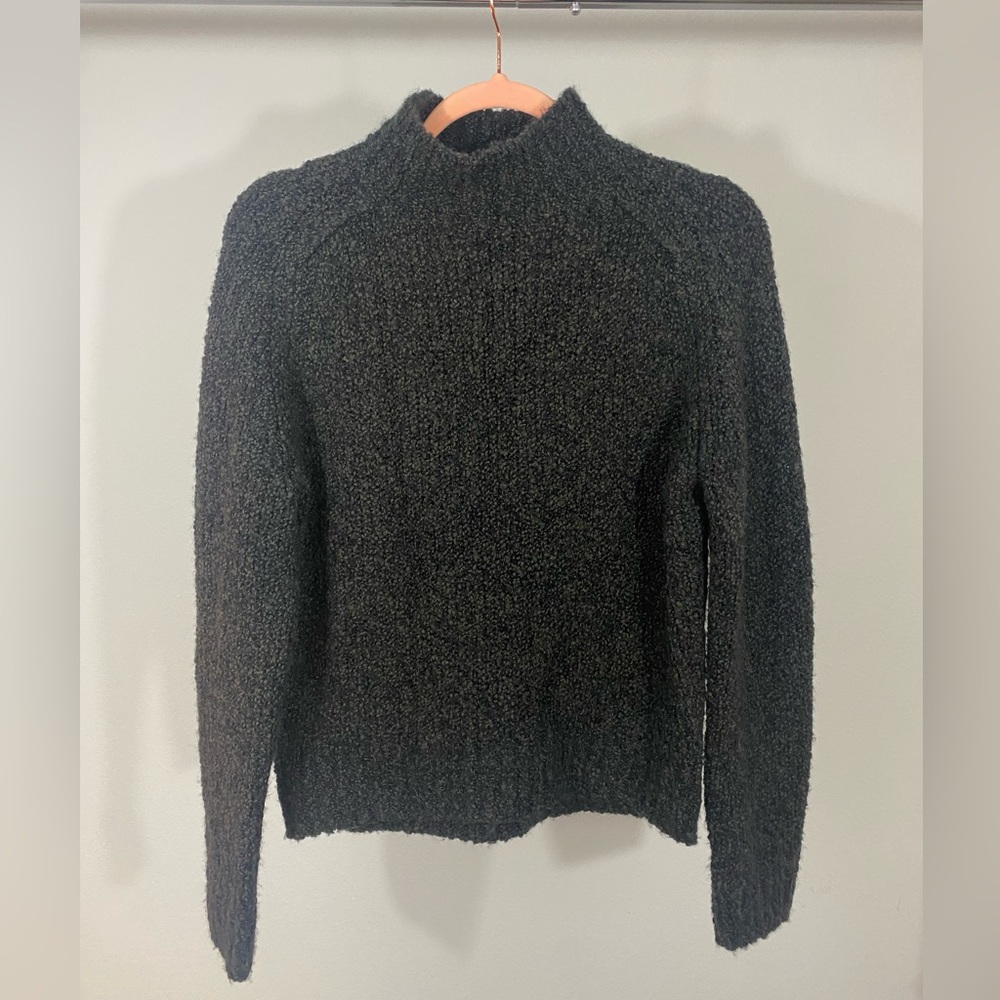 Vince wool/silk/cashmere blend sweater. Size XS.